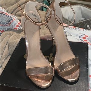 New rose gold heels size 6